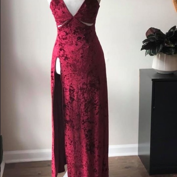 Warm red soft red cutout dress - Picture 2 of 2